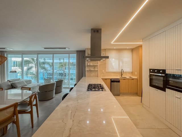 Apartamento com 293m² 3 quartos e 4 banheiros, à venda, no bairro Praia Brava de Itajaí em Itajaí