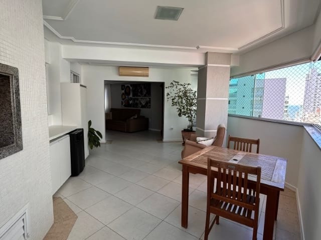 Apartamento com 132m² 3 quartos e 3 banheiros, à venda, no bairro Centro em Balneário Camboriú