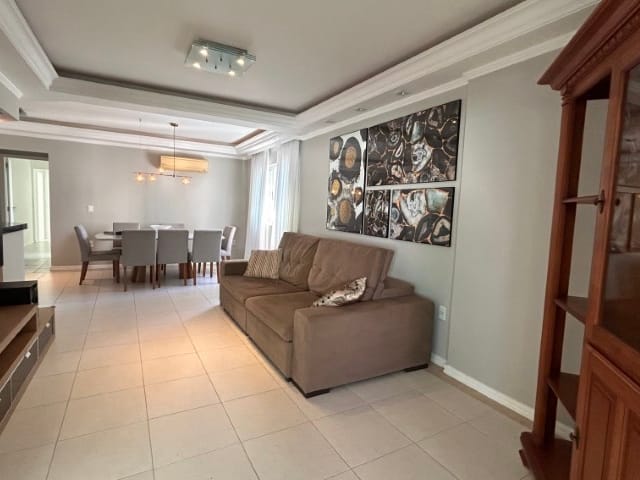 Apartamento com 132m² 3 quartos e 3 banheiros, à venda, no bairro Centro em Balneário Camboriú