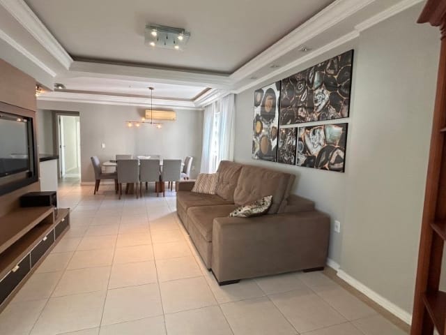 Apartamento com 132m² 3 quartos e 3 banheiros, à venda, no bairro Centro em Balneário Camboriú