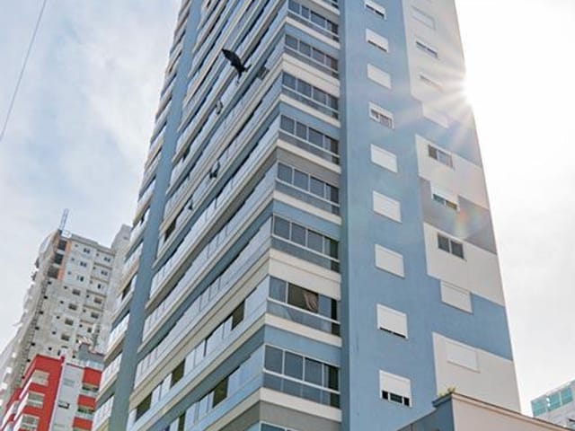 Apartamento com 250m² 4 quartos e 5 banheiros, à venda, no bairro Meia Praia em Itapema