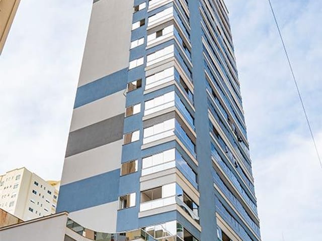 Apartamento com 250m² 4 quartos e 5 banheiros, à venda, no bairro Meia Praia em Itapema