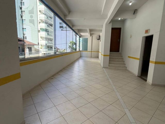 Apartamento com 250m² 4 quartos e 5 banheiros, à venda, no bairro Meia Praia em Itapema