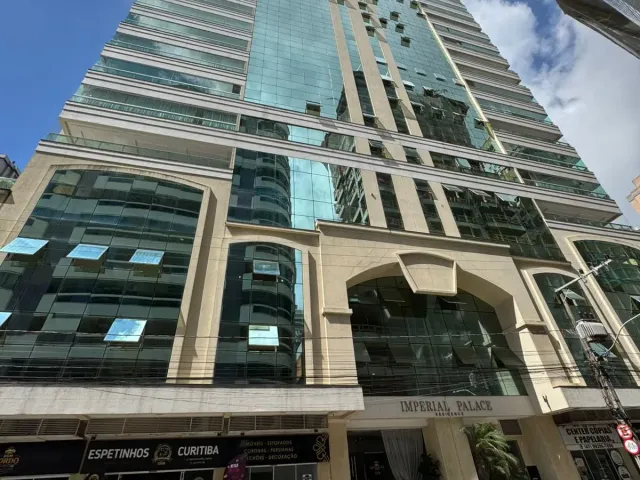 Apartamento com 300m² 5 quartos e 6 banheiros, à venda, no bairro Meia Praia em Itapema