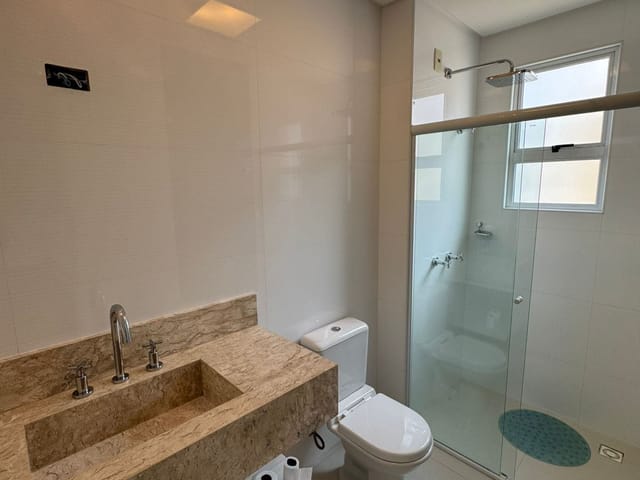 Apartamento com 300m² 5 quartos e 6 banheiros, à venda, no bairro Meia Praia em Itapema