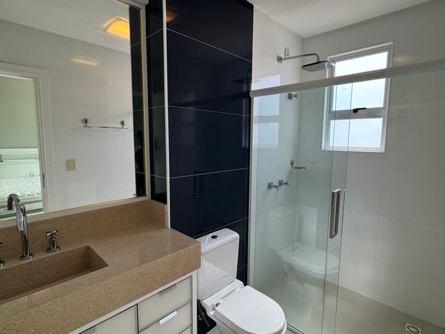 Apartamento com 300m² 5 quartos e 6 banheiros, à venda, no bairro Meia Praia em Itapema