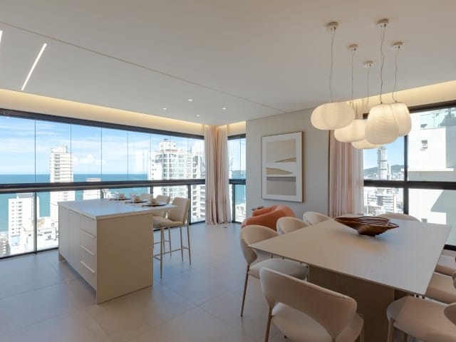 Apartamento com 217m² 3 quartos e 4 banheiros, à venda, no bairro Meia Praia em Itapema