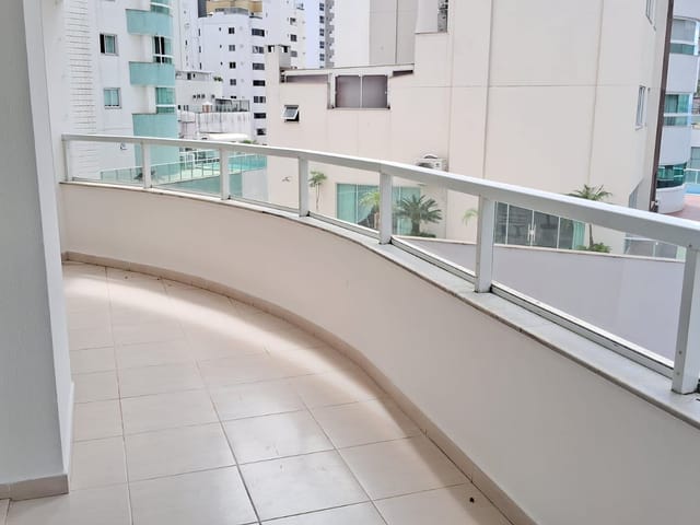 Apartamento com 87m² 2 quartos e 2 banheiros, à venda, no bairro Pioneiros em Balneário Camboriú