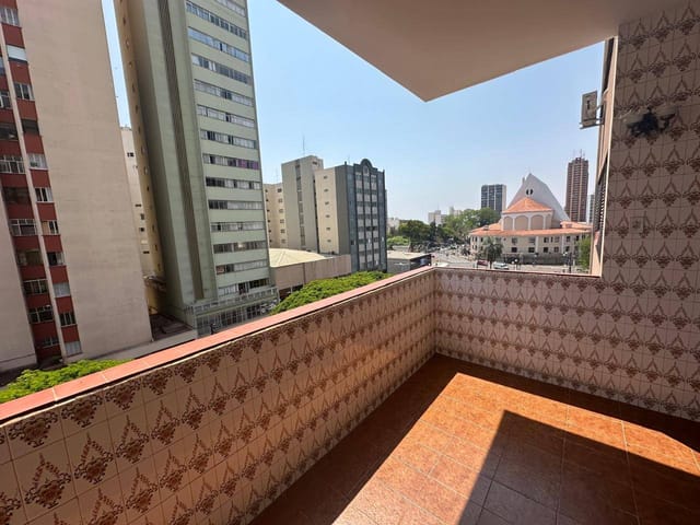 Foto do Apartamento - Ed. Arthur Thomas - Apartamento à venda com 4 dormitórios (2 suítes), 2 vagas -  Centro, Londrina, PR | Premier Imóveis
