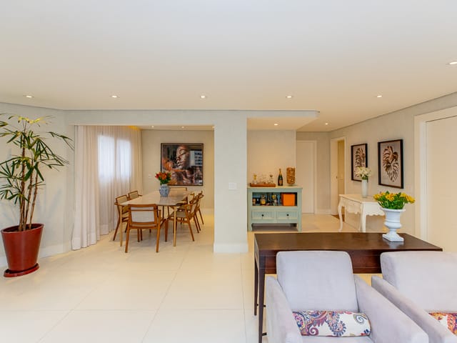 Apartamento com 197m² 4 quartos e 5 banheiros, à venda, no bairro Itaim Bibi em São Paulo