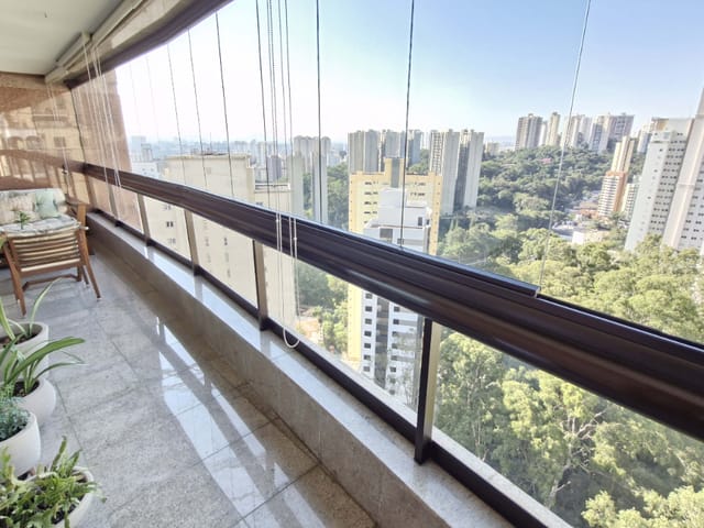 Apartamento com 226m² 4 quartos e 6 banheiros, à venda, no bairro Vila Suzana em São Paulo