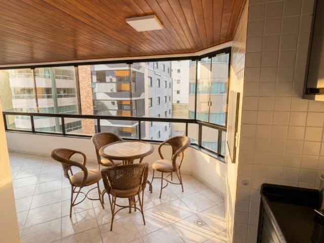 Apartamento com 116m² 3 quartos e 2 banheiros, à venda, no bairro Centro em Balneário Camboriú