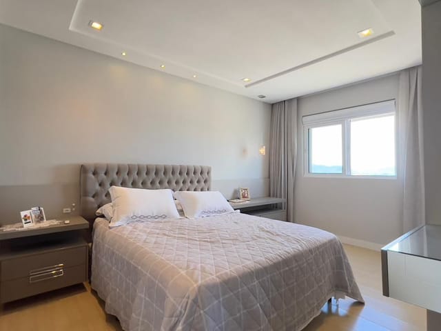 Apartamento com 173m² 3 quartos e 4 banheiros, à venda, no bairro Centro em Balneário Camboriú