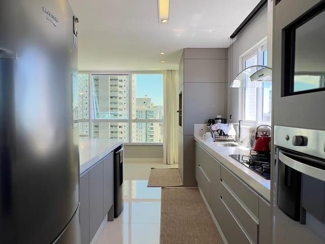 Apartamento com 173m² 3 quartos e 4 banheiros, à venda, no bairro Centro em Balneário Camboriú