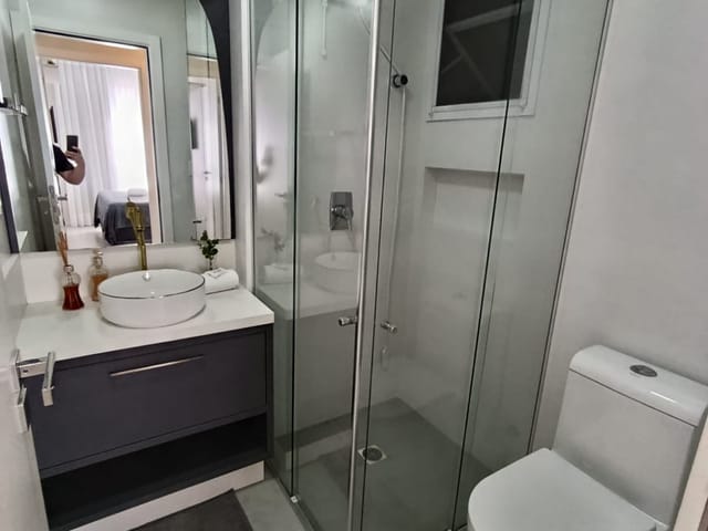 Apartamento com 94m² 3 quartos e 3 banheiros, à venda, no bairro Meia Praia em Itapema