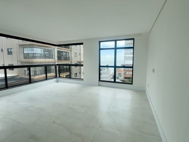 Apartamento com 117m² 3 quartos e 4 banheiros, à venda, no bairro Balneário Perequê em Porto Belo