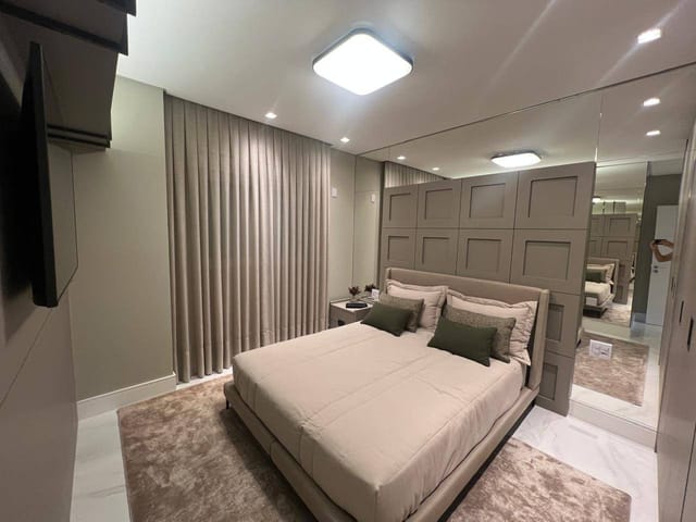 Apartamento com 254m² 4 quartos e 5 banheiros, à venda, no bairro Meia Praia em Itapema