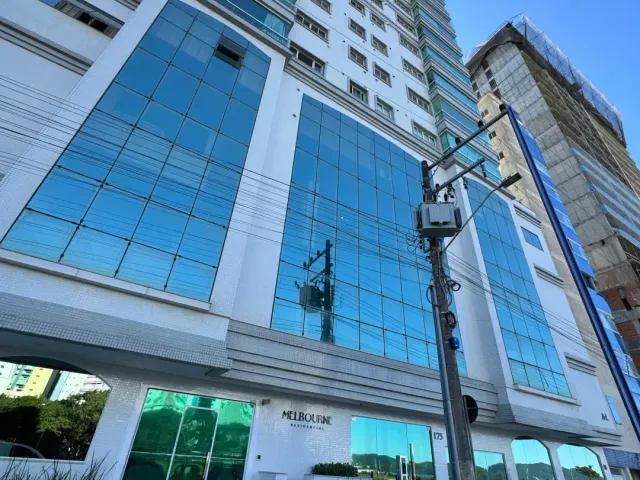 Apartamento com 277m² 4 quartos e 5 banheiros, à venda, no bairro Meia Praia em Itapema