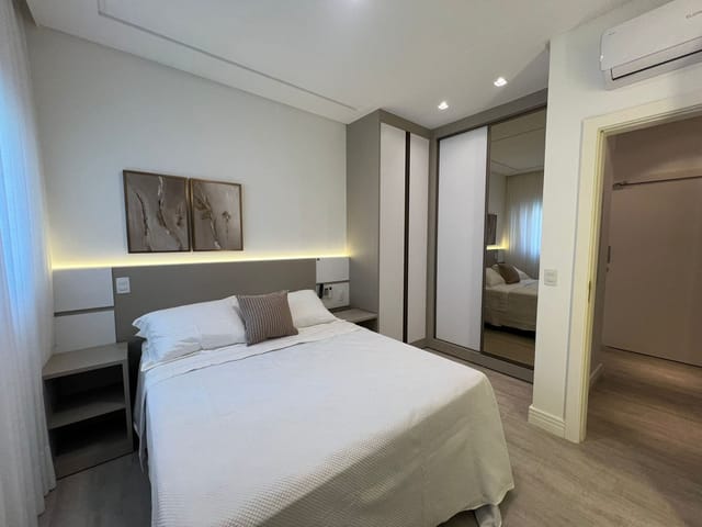 Apartamento com 277m² 4 quartos e 5 banheiros, à venda, no bairro Meia Praia em Itapema
