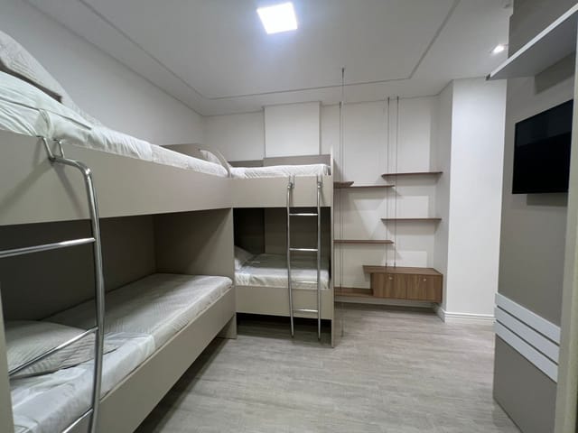 Apartamento com 277m² 4 quartos e 5 banheiros, à venda, no bairro Meia Praia em Itapema