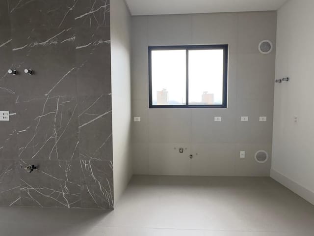 Apartamento 3 quartos e 4 banheiros, à venda, no bairro Meia Praia em Itapema