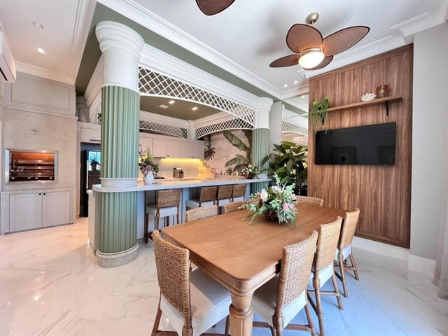 Apartamento com 190m² 3 quartos e 4 banheiros, à venda, no bairro Centro em Itapema