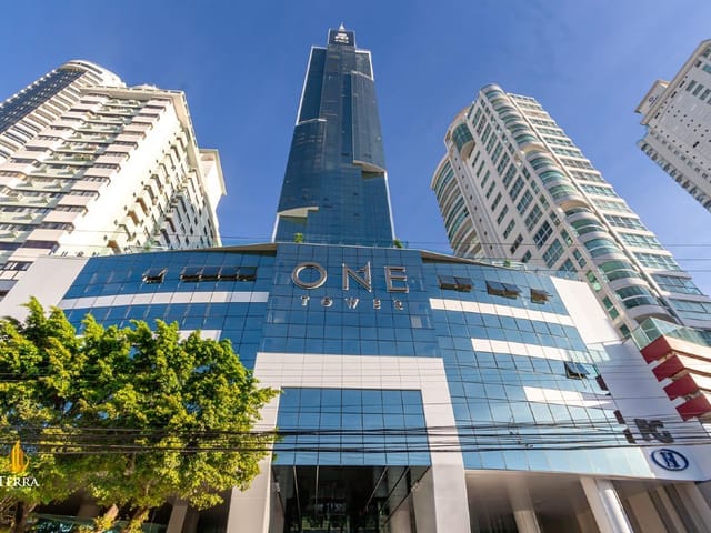 Apartamento com 312m² 4 quartos e 5 banheiros, à venda, no bairro Centro em Balneário Camboriú