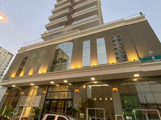 Apartamento com 135m² 3 quartos e 4 banheiros, à venda, no bairro Meia Praia em Itapema