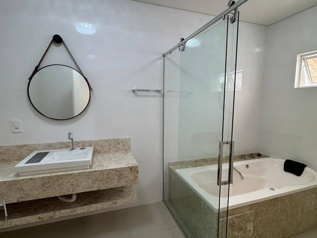 Apartamento com 135m² 3 quartos e 4 banheiros, à venda, no bairro Meia Praia em Itapema