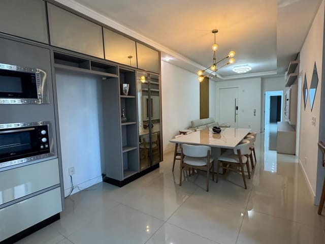 Apartamento com 135m² 3 quartos e 4 banheiros, à venda, no bairro Meia Praia em Itapema