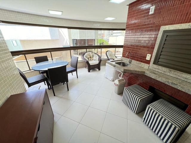 Apartamento com 137m² 3 quartos e 4 banheiros, à venda, no bairro Centro em Itapema