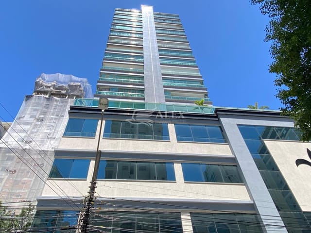 Apartamento com 224m² 3 quartos e 4 banheiros, à venda, no bairro Meia Praia em Itapema