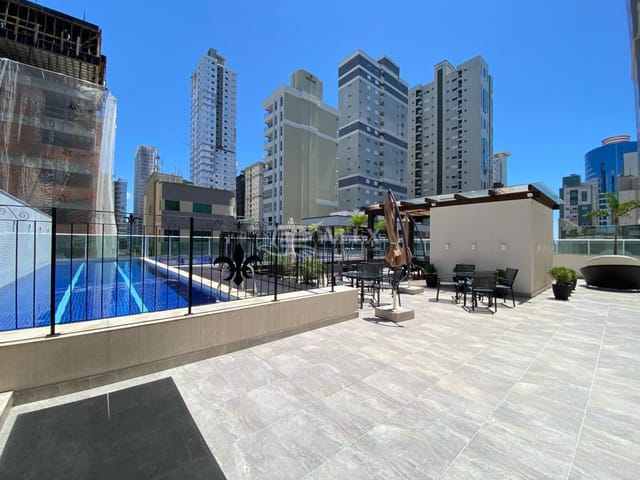 Apartamento com 224m² 3 quartos e 4 banheiros, à venda, no bairro Meia Praia em Itapema
