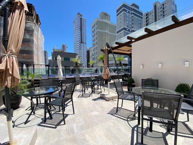 Apartamento com 224m² 3 quartos e 4 banheiros, à venda, no bairro Meia Praia em Itapema