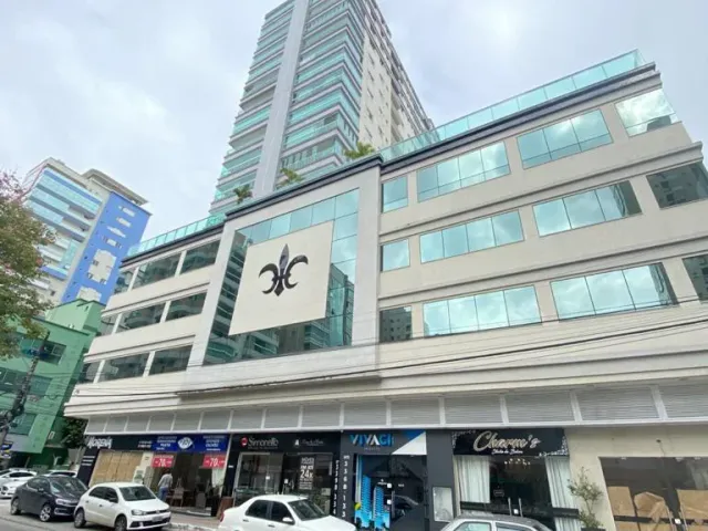 Apartamento com 224m² 3 quartos e 4 banheiros, à venda, no bairro Meia Praia em Itapema