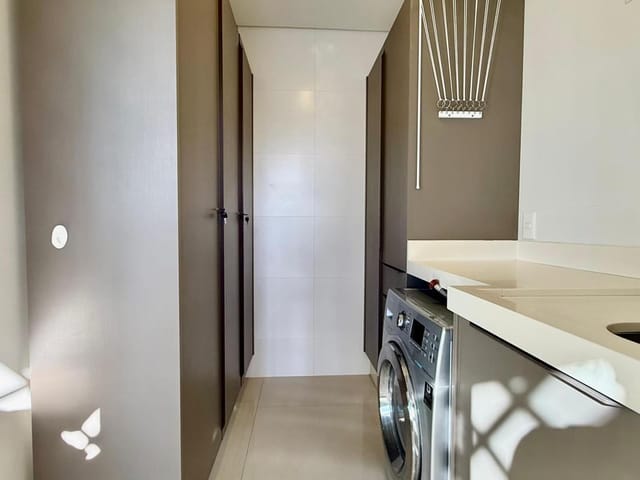 Apartamento com 161m² 2 quartos e 3 banheiros, à venda, no bairro Centro em Balneário Camboriú
