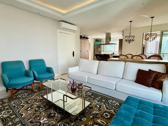 Apartamento com 161m² 2 quartos e 3 banheiros, à venda, no bairro Centro em Balneário Camboriú