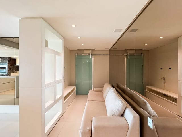 Apartamento com 209m² 4 quartos e 5 banheiros, à venda, no bairro Centro em Balneário Camboriú