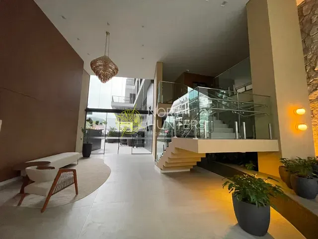 Apartamento com 93m² 2 quartos e 3 banheiros, à venda, no bairro Jurerê em Florianópolis