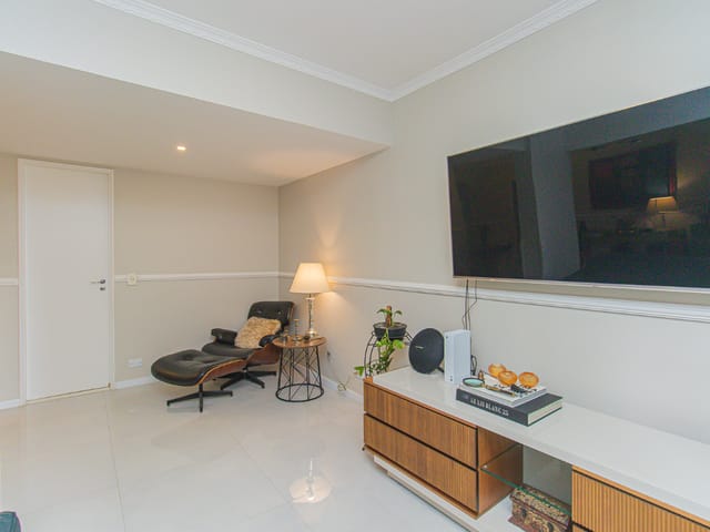 Apartamento com 213m² 4 quartos e 3 banheiros, à venda, no bairro Vila Isa em São Paulo