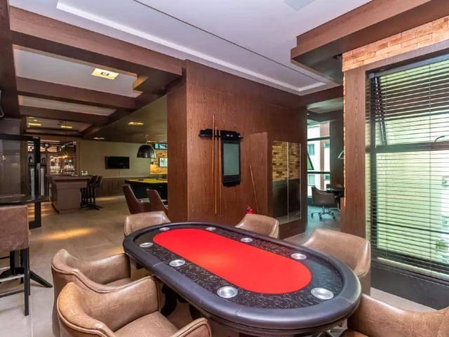 Apartamento com 252m² 4 quartos e 5 banheiros, à venda, no bairro Centro em Balneário Camboriú