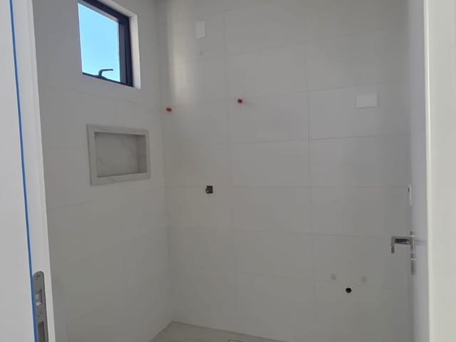 Apartamento com 111m² 3 quartos e 4 banheiros, à venda, no bairro Meia Praia em Itapema