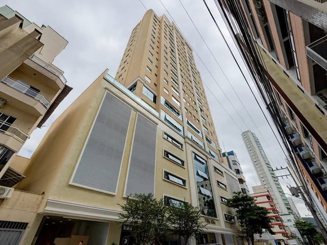 Apartamento com 142m² 4 quartos e 5 banheiros, à venda, no bairro Centro em Balneário Camboriú