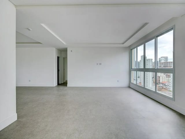 Apartamento com 142m² 4 quartos e 5 banheiros, à venda, no bairro Centro em Balneário Camboriú