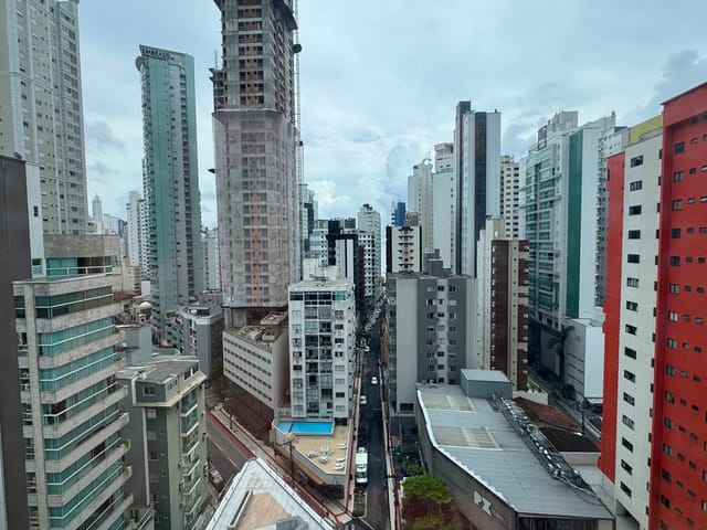 Apartamento com 165m² 4 quartos e 5 banheiros, à venda, no bairro Centro em Balneário Camboriú