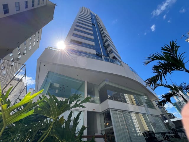 Apartamento com 164m² 4 quartos e 5 banheiros, à venda, no bairro Centro em Balneário Camboriú