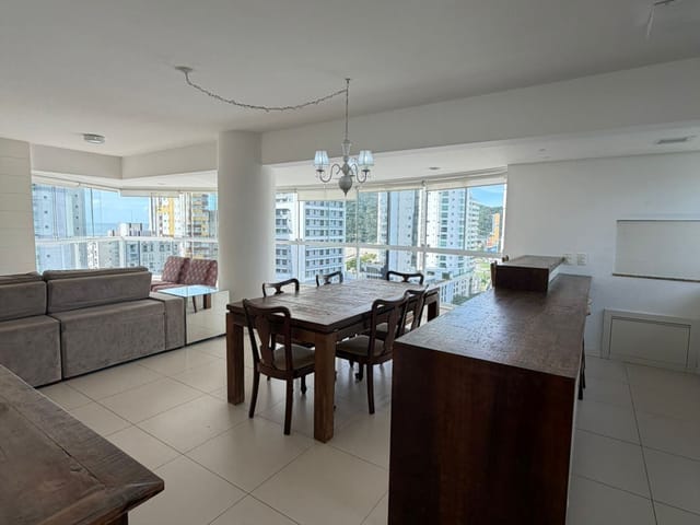 Apartamento com 272m² 3 quartos e 4 banheiros, à venda, no bairro Centro em Balneário Camboriú