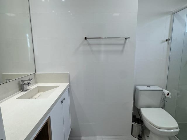 Apartamento com 142m² 3 quartos e 4 banheiros, à venda, no bairro Meia Praia em Itapema