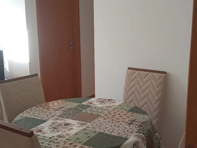Apartamento 2 quartos e 1 banheiro, à venda, no bairro Conjunto Habitacional Doutor Farid Libos em Londrina