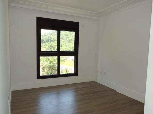 Apartamento com 254m² 4 quartos e 5 banheiros, à venda, no bairro Centro em Itapema